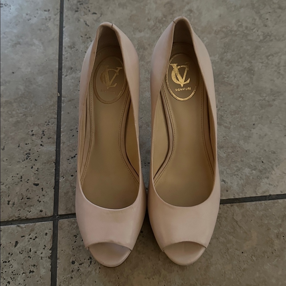 Vero Cuoio Cream Peep Toe Heels W 9.5
